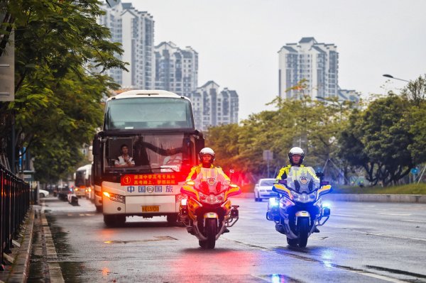 按月杠杆炒股 高考期间广州警方办理临时身份证四百余张！处置救助上百起